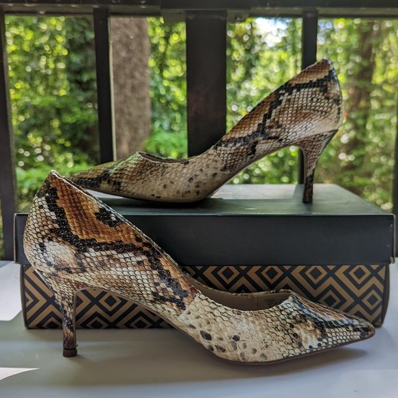 Charles David Shoes - CHARLES BY CHARLES DAVID Addie Snake Heels Pumps Size 6 New in Box